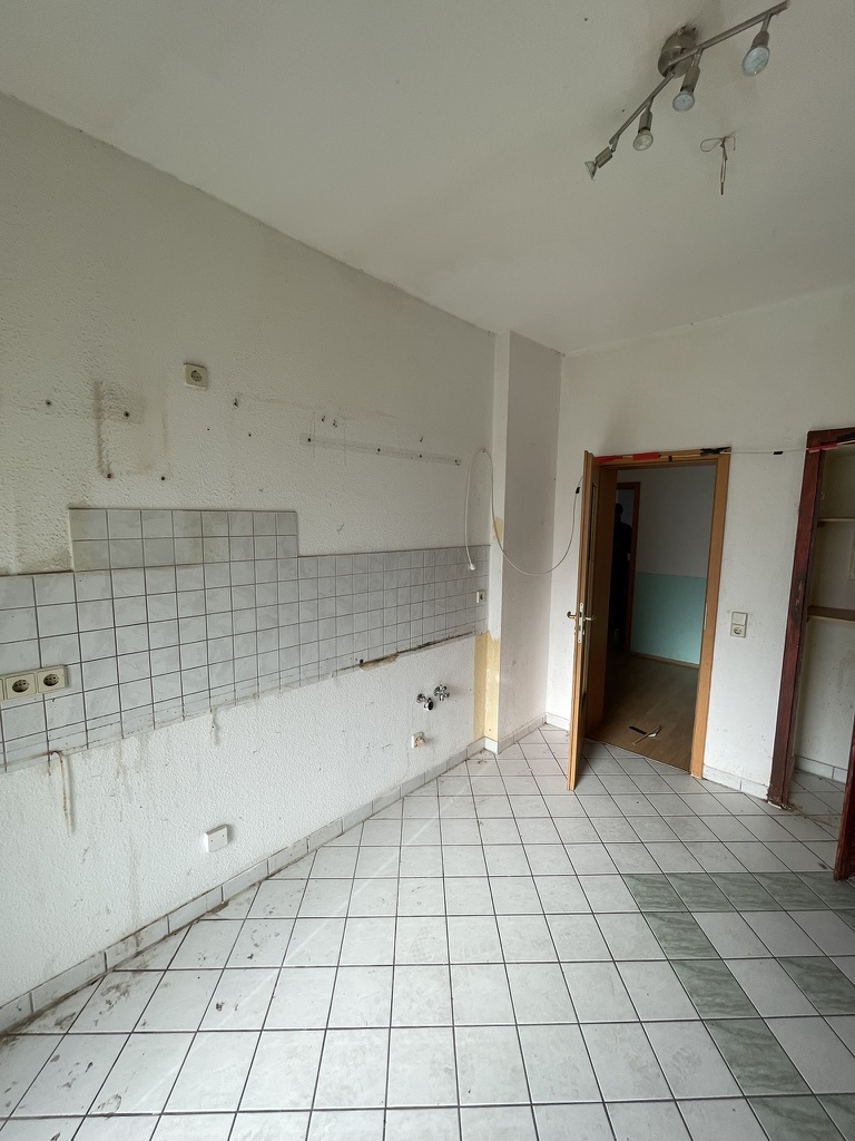 cebaaf7f-6fdb-460d-b12a-4c5e56f8995f